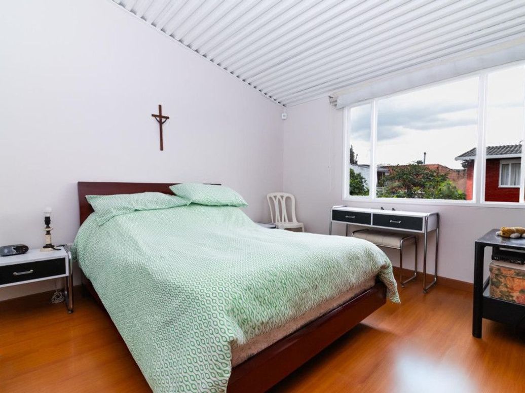 Casa de 4 alcobas en venta en La Esmeralda, Bogotá, 176 m² · foto 19 de 20