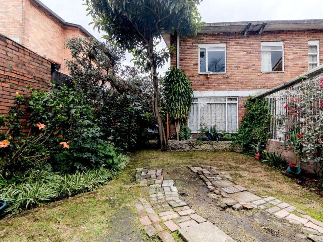 Casa de 4 alcobas en venta en La Esmeralda, Bogotá, 176 m² · foto 3 de 20