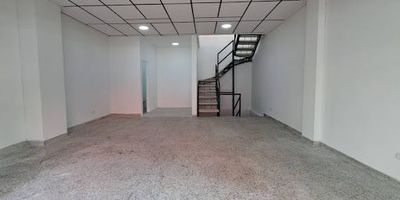 ¡Local Comercial en Renta! Ubicación centro de Pereira, Cerca al Centro Comercial Victoria, la Gobernación y Tránsito.Distribución 3 niveles 1er piso, sótano y 2do piso.Uso Ideal para comercio.Parqueo Bahía de parqueo y zonas de estacionamiento cercanas.Contáctanos para más información y agenda tu visita. ¡No dejes pasar esta oportunidad!