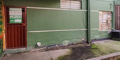 Agradable aparta estudio ubicado en el sector de belén Miravalle, en la calle 32 B, piso 1, tiene un área de 40 metros aproximadamente. El inmueble cuenta con: 1 alcoba, 1 baño cabinado, 1 closet, sala, cocina sencilla y piso en cerámica. No tiene red de gas.
Los datos de los inmuebles promocionados en la página web están sujetos a cambio y verificación de disponibilidad.