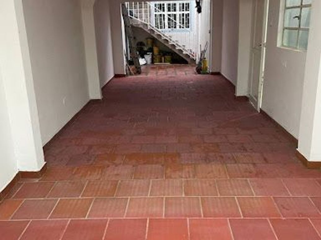 Casa de 9 alcobas en venta en Versalles, Bogotá, 150 m² · foto 2 de 19