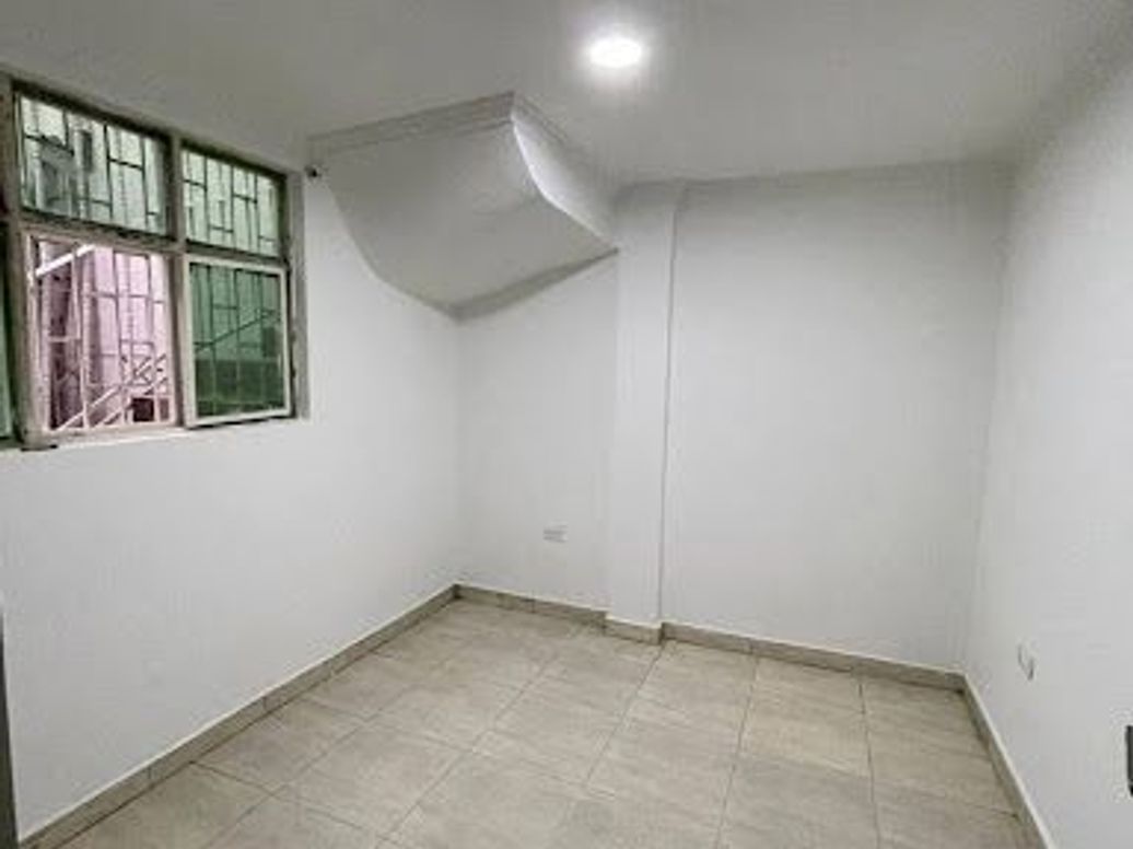 Casa de 9 alcobas en venta en Versalles, Bogotá, 150 m² · foto 10 de 19