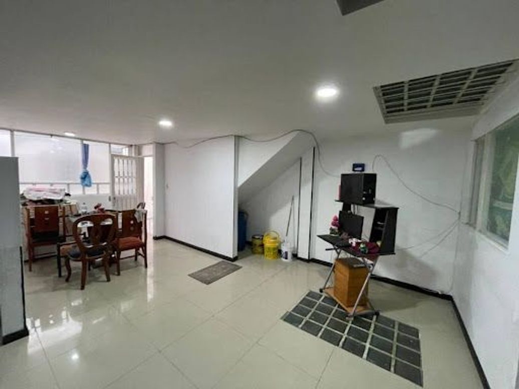 Casa de 9 alcobas en venta en Versalles, Bogotá, 150 m² · foto 6 de 19