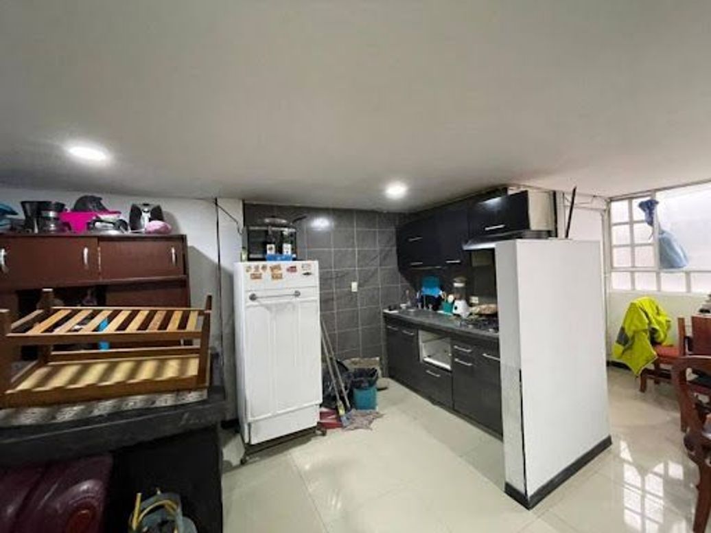 Casa de 9 alcobas en venta en Versalles, Bogotá, 150 m² · foto 11 de 19