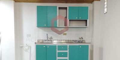 Arriendo aparta estudió en santa Mónica, con un área de 30 mt2 cuenta con 1 alcoba con closet, 1 baño, cocina integral y zona de ropas. Información sujeta a cambios. Las imágenes de muebles, enseres, decoración y demás elementos son una referencia. Arrienda Activos y Bienes, Inmobiliaria experta en administración, arrendamiento y venta de apartamentos, casas, locales, bodegas y oficinas en el Oriente Antioqueño, Medellín y toda el área Metropolitana.