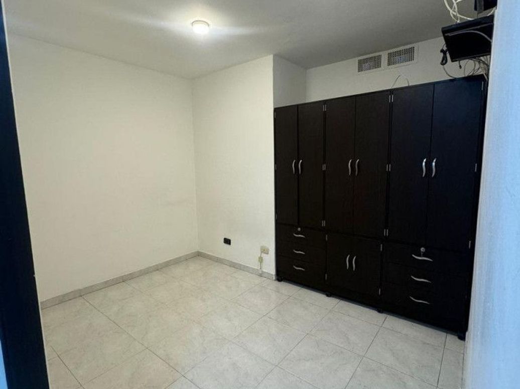 Apartaestudio en venta en Las Nieves, Bogotá, 35 m² · foto 3 de 9