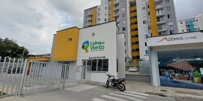 SE ARRIENDA APTO EN GIRON DE 3 ALCOBAS 2 BAÑOS SALA COMEDOR COCINA INTEGRAL BALCON, CUENTA CON PARQUEADERO CUBIERTO
