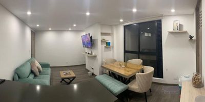 Apartamento en Arriendo – 1 Habitación / 2 Baños
Usaquén (Cedritos – Lisboa, Bogotá)

*DISPONIBLE PARA 1 DICIEMBRE 2025*

Características del apartamento:

1 habitación

2 baños

Cocina equipada con lavavajillas

Sala con sofá de tres puestos

Repisas y espacios de almacenamiento

Persianas de primera calidad

Puerta de seguridad

Parqueadero cubierto frente al ascensor (primer piso)

Se aceptan mascotas

Zonas comunes del edificio:

Gimnasio

Zona BBQ

Terraza

Canon de arriendo: $2.500.000 (incluye administración) con aseguradora mundial de seguros Informes: Maria del Pilar Medina