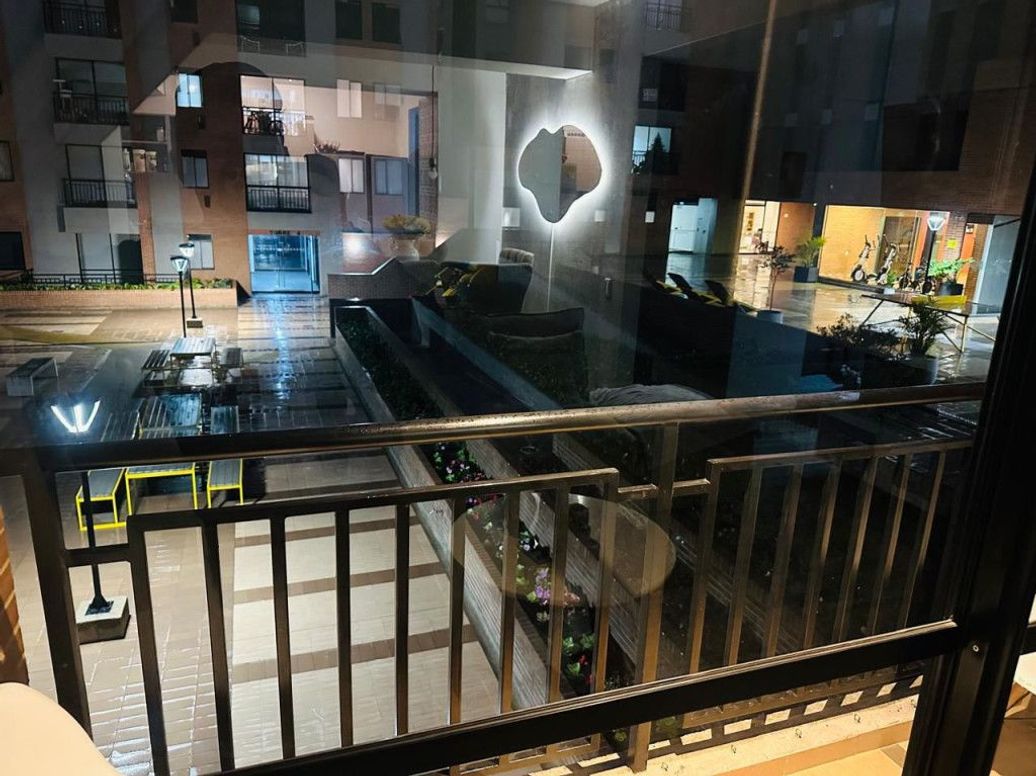 Apartamento de 2 alcobas en venta en Millan, Bogotá, 79 m² · foto 7 de 12