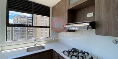 Arriendo apartamento de 73 mt² para estrenar en Rionegro, ubicado en una de las unidades cerradas más completas del sector, a solo 15 minutos del Aeropuerto JMC, piscina de adultos y niños, carril de nado, cancha de Squash, gimnasio, sauna y turco, el apartamento tiene 2 alcobas, 2 baños completos, sala comedor, cocina integral con red de gas, zona de ropas, balcón, parqueadero y cuarto útil. 
Arrienda Activos y Bienes, Inmobiliaria experta en administración y arrendamiento de apartamentos, casas, locales, bodegas y oficinas en el Oriente Antioqueño, Medellín y toda el área Metropolitana. Información sujeta a cambios. Las imágenes de muebles, enseres, decoración y demás elementos son una referencia.