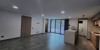 PROYECTO PARA ENTREGA EN DIC DE 2024 Desde que llegas a este apartamento te das cuenta del concepto de exclusividad y acabados únicos, se ven reflejados en la arquitectura de Pompano, construido por constructora C.J . muy reconocida y de trayectoria en la zona de Laureles La Castellana Ubicado en una zona exclusiva y tradicional de Laureles. el apto cuenta cuenta con amplios espacios sociales e iluminación natural, una elegante cocina , espaciosa y moderna, sala comedor y un patio o terrza de 18 mts . Ven conoce esta propiedad y te darás cuenta que es lo que siempre has buscado para tu familia. Ver Detalles