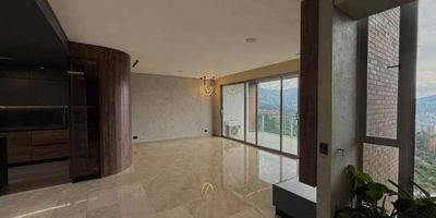 APARTAMENTO CON HERMOSA VISTA DE 180 GRADOS, CUENTA CON 3 HABITACIONES TODAS CON BAÑO Y VESTIER, PRINCIPAL CON BAÑERA CON VISTA PANORAMICA Y WALKING CLOSET. CUENTA CON DOS BALCONES UNO CON VISTA A LA CIUDAD Y OTRO VISTA A LA MONTAÑA, TIENE 3 PARQUEADEROS, UNIDAD CON TODAS LAS ANEMIDADES PARA CADA MIEMBRO DE LA FAMILIA.