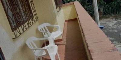 Casa segundo piso en venta en Belén Aliadas, unifamiliar, con 200 Mt de área, garaje, 2 cuartos útiles, red de gas, patio, piso en cerámica y baldosa, Nos ofrece en el segundo piso 2 habitaciones, sala, comedor, cocina, 2 balcones, zona de ropas, 2 baños; en el tercer piso nos ofrece 2 terrazas, una con habitación, baño y closet. predial 410.000 trimestre. Por el sector encontrarás la A.V 80, colegios, supermercados, buena ruta de buses. Qué no se te haga tarde! Llámanos y visita este inmueble