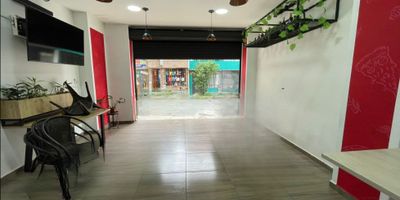 Local en renta ubicado en un primer piso, en el barrio Valles del Sol en Sabaneta.

Cuenta con un área de 44 m², estrato 3, y un canon mensual de $3.950.000. El espacio dispone de red de gas, un baño y lavatraperos.

Los insumos visibles en las fotografías no hacen parte del local. Ideal para emprendimientos o negocios que buscan una ubicación estratégica en un sector residencial y de fácil acceso.
