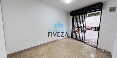 ARRIENDO LOCAL COMERCIAL EN SECTOR MUY COMERCIAL Y RESIDENCIAL, BUEN ACCESO DE TRANSPORTE PUBLICO, CERCA A LA ESTACION ENVIGADO