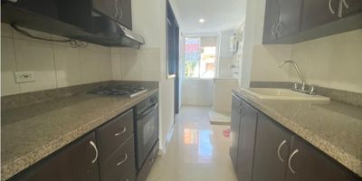 Apartamento en Arriendo La Frontera Medellin

 

Apartamento área 75 metros 2 habitaciones + Servicio, 3 baños,
Sala comedor, cocina integral, estudio, zona de ropas, red de gas,
Calentador, piso en porcelanato,

Portería las 24 horas, Parqueadero, útil, Ascensor, Zonas verdes.

Cerca al mall San Lucas a Avenidas Transversales – Superior
A supermercado D1, Euro frontero, Sao pablo al Mall san Lucas

INTERMOBILLIARIA POBLADO SAS

Con fácil acceso al transporte público y ruta del integrado metro
