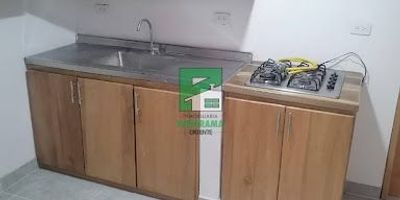 Apto en arriendo en la vereda Santa Barbara, cerca a la empresa Imusa, a tan solo 10 minutos de la autopista Medellín Bogotá, excelente ubicación. Para mayor información comunicarse con la inmobiliaria panorama de oriente - 6046147474 O WHATSAPP 3007888579, 3202566061, 3013487031, 3007888579