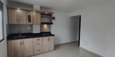 Se vende edificio de 5 pisos en Belén La Nubia, que cuenta con 5 aparta estudios de aproximadamente 29 m² cada uno, sin ascensor. Cada aparta estudio tiene una habitación abierta, cocina integral, zona de ropas, red de gas, ducha eléctrica y un baño. Está cerca de centros comerciales, restaurantes, minimercados, colegios y dos parques a 20 metros. Además, la zona es muy segura y cuenta con un alimentador del metro a media cuadra.