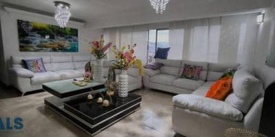 Venta de apartamento en Laureles La Castellana ofrece tranquilidad, seguridad, un clima agradable y acceso a naturaleza y amplias zonas verdes, todo esto combinado con la conveniencia de tener comercios, centros comerciales como Viva Laureles, y buena conectividad de transporte hacia otras partes de la ciudad. Metraje: 135 m² Distribución: 3 alcobas y estudio (o cuarta alcoba), cuarto de servicio con baño, cuarto útil Parqueaderos: 2 paralelos Seguridad: vigilancia 24 horas Amenidades: piscina para adultos y niños, gimnasio, juegos infantiles, turco, sauna y sendero ecológico