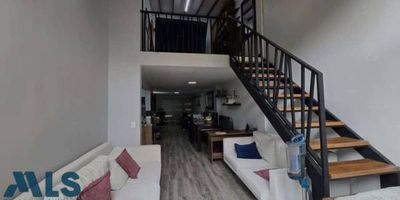 VENTA DE CASA LOTE BELEN LA PALMA MEDELLIN. Casa Lote, actualmente dividida en tres inmuebles (1 casa y 2 apartaestudios). Con área total 261 m2, cuenta con 8 alcobas, 4 baños, sala comedor balcón, patio, cada casa cuenta con patio, cocina integral, zona de ropas y parqueadero para 5 vehiculos aproximadamente. Ubicado en zona residencial de facil acceso vehicular, con multiples rutas de transporte publico. En el lugar se pueden contruir hasta 10 pisos, en valoración constante por su ubicación y cercania multiples sitios de interes del sector. Actualmente los inmuebles rentan en total 10 millones mensual. Agenda tu cita.