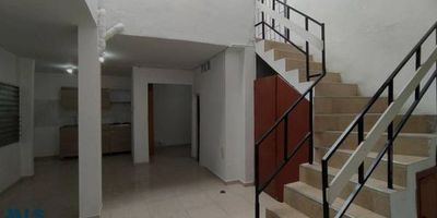 CASA DUPLEX EN VENTA EN BOSTON, ES INDEPENDIENTE Y CON UN AREA CONSTRUIDA DE 138 M2 EN UN LOTE DE 109 M2. UBICADA CERCA AL PARQUE DE BOSTON, AL ITM, RUTAS DE TRANSPORTE, COLEGIOS, SUPERMERCADOS Y COMERCIO EN GENERAL