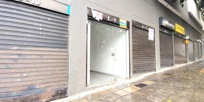 Local en Arriendo, Bucaramanga, la concordia . Área construida: 18.57 mts, 1 baño Código inmobiliaria: 36985, para mayor información y revisar toda nuestra oferta visita nuestra pagina web: estebanrios.com o comuníquese a nuestro PBX: (607) 635 2877