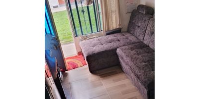 Casa de 3 Niveles en Venta - Conjunto Recreo Reservado 4, Bosa

Se vende excelente casa de 3 niveles ubicada en el Conjunto Recreo Reservado 4, en Bosa. La propiedad cuenta con las siguientes características:


 Área Total: 43 m²
 Distribución:
 
  2 habitaciones
  1 baño
  Sala comedor
  Cocina
  Zona de lavandería
 
 


Características adicionales:


 Parqueadero comunal
 Excelente acceso a transporte público


Contáctanos para más información y agenda tu cita para conocer esta excelente opción de vivienda.
