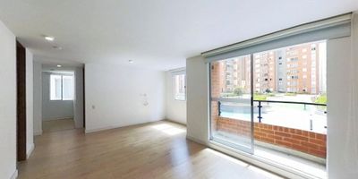 ¡Oportunidad en Senderos de Granada 2!
Apartamento amplio, iluminado, cómodo y totalmente remodelado, ubicado en un 2do piso con vista interior que garantiza tranquilidad. Cuenta con 80 m², 2 habitaciones, 2 baños, sala comedor, cocina integral y zona de lavandería. Incluye parqueadero propio (y acceso por ascensor y escaleras.

La propiedad está libre de gravámenes y aceptamos todos los bancos.
El conjunto ofrece gimnasio, zona BBQ, salón comunal, áreas para niños y vigilancia 24/7, además de una excelente ubicación: cerca de Unicentro Occidente, Portal 80, D1, Ara, Éxito, Colsubsidio, colegios y TransMilenio.

Aprovecha esta oportunidad única.
Agenda tu visita hoy mismo y conoce tu próximo hogar.

H1.
