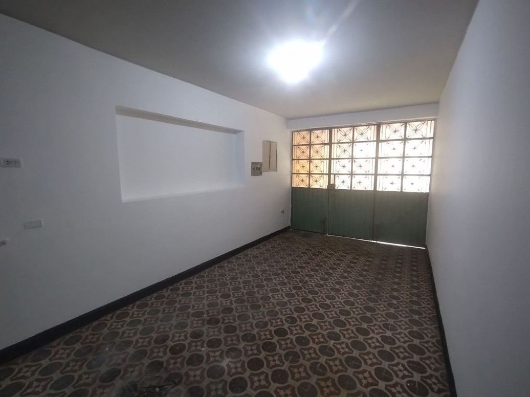 Casa de 9 alcobas en venta en El Encanto, Bogotá, 427 m² · foto 4 de 20