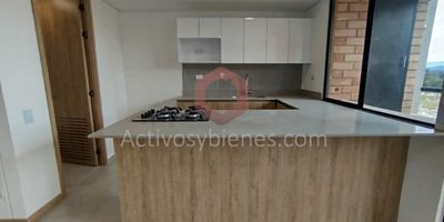 Arriendo  apartamento de 72 mt² para estrenar en Rionegro en unidad cerrada,  3 alcobas, 2 baños, 3 closets, vestier, sala comedor, cocina integral, balcón, parqueadero cubierto y cuarto útil, a 15 minutos del Aeropuerto JMC, la unidad tendrá  zonas comunes como: piscina, sauna, turco, salones sociales, guardería, gimnasio entre muchas otras cosas más. 
Arrienda Activos y Bienes, Inmobiliaria experta en administración y arrendamiento de apartamentos, casas, locales, bodegas y oficinas en el Oriente Antioqueño, Medellín y toda el área Metropolitana. Información sujeta a cambios. Las imágenes de muebles, enseres, decoración y demás elementos son una referencia.