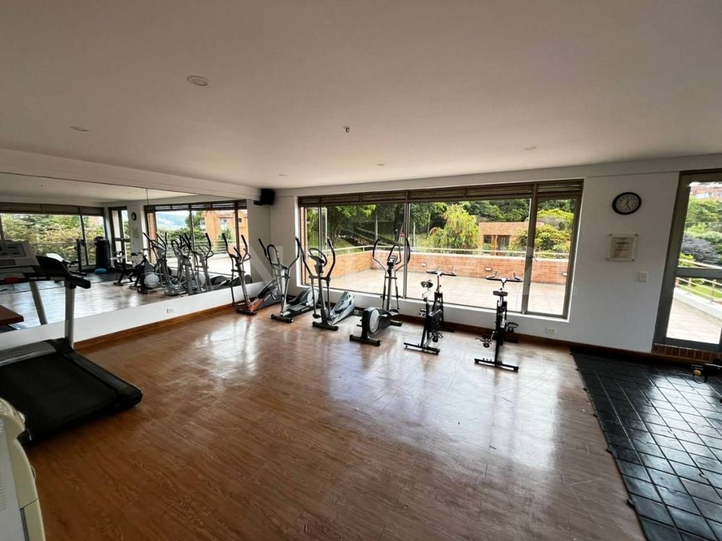 Apartamento de 4 alcobas en venta en Lindaraja, Bogotá, 192 m² · foto 19 de 20