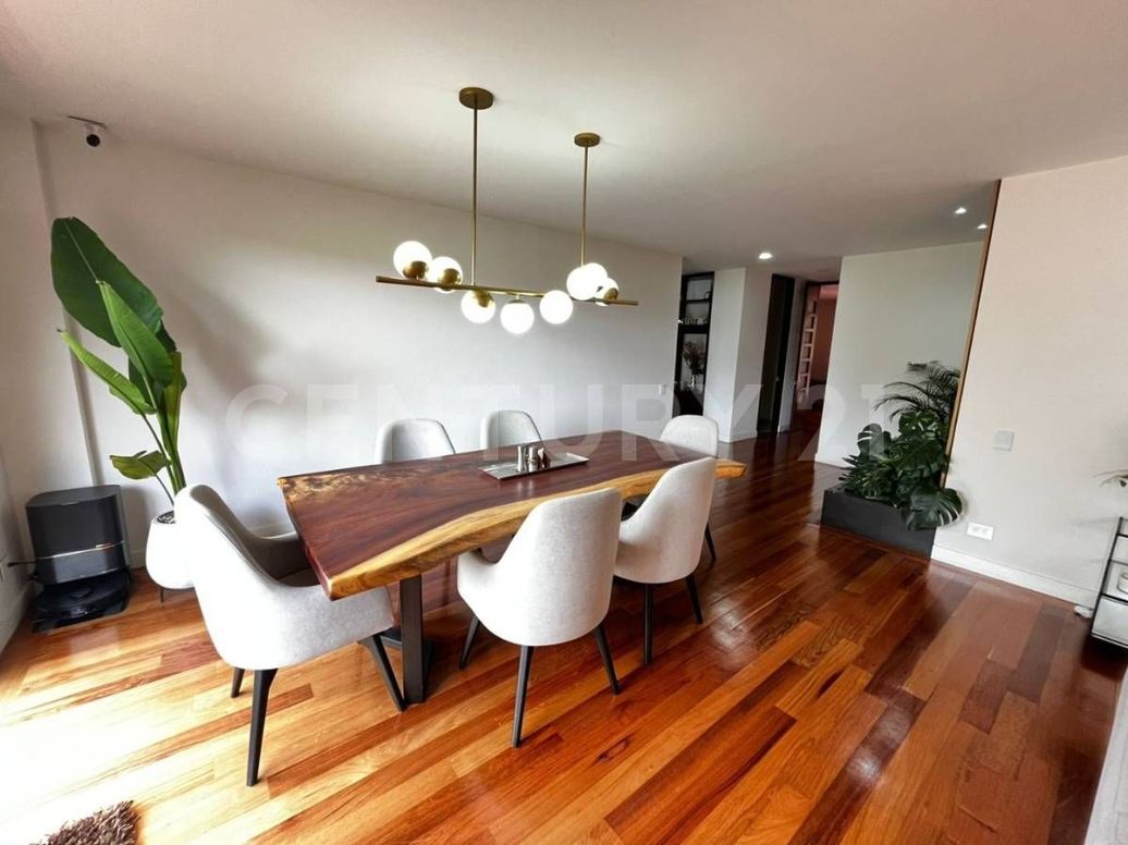 Apartamento de 4 alcobas en venta en Lindaraja, Bogotá, 192 m² · foto 3 de 20