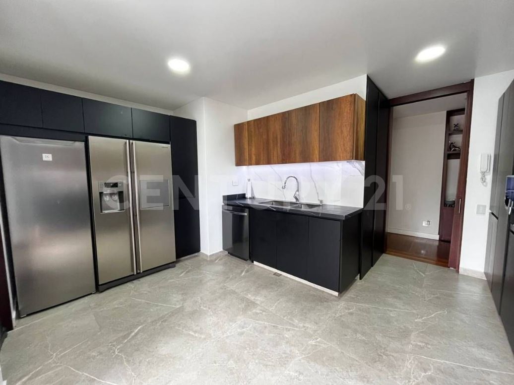 Apartamento de 4 alcobas en venta en Lindaraja, Bogotá, 192 m² · foto 14 de 20