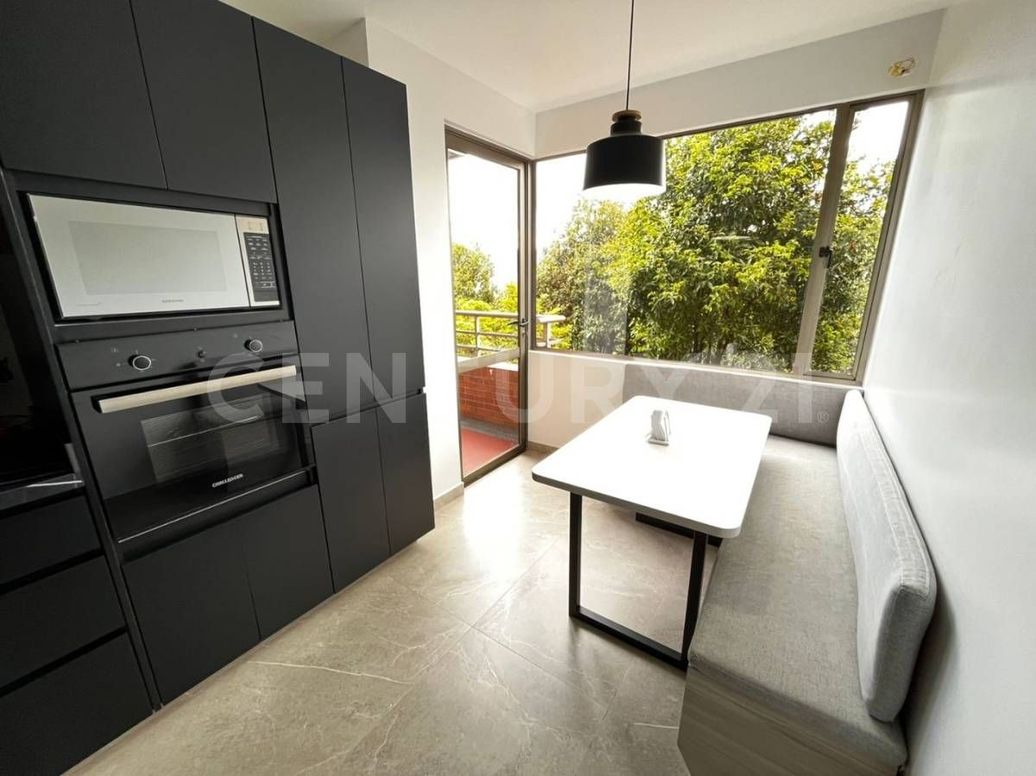 Apartamento de 4 alcobas en venta en Lindaraja, Bogotá, 192 m² · foto 13 de 20