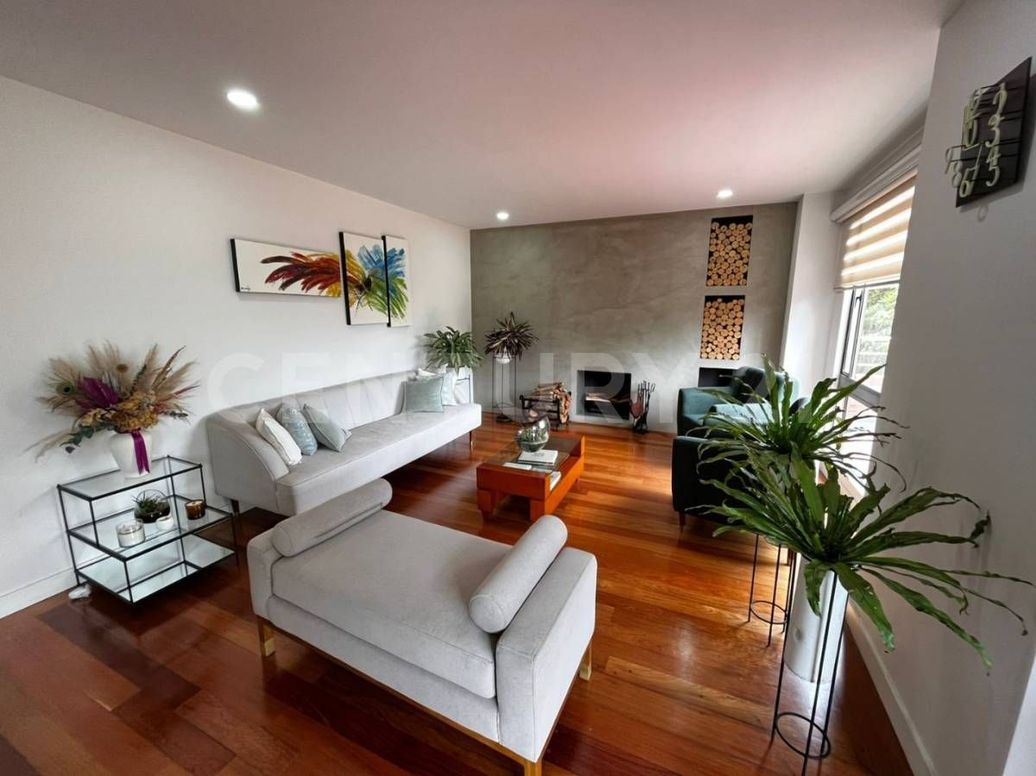 Apartamento de 4 alcobas en venta en Lindaraja, Bogotá, 192 m² · foto 2 de 20