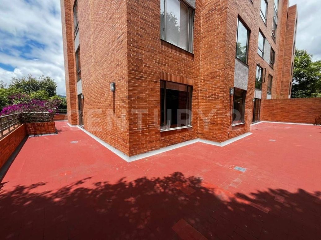 Apartamento de 4 alcobas en venta en Lindaraja, Bogotá, 192 m² · foto 11 de 20