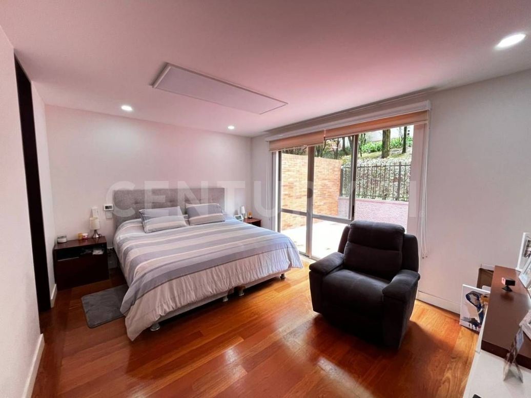 Apartamento de 4 alcobas en venta en Lindaraja, Bogotá, 192 m² · foto 5 de 20