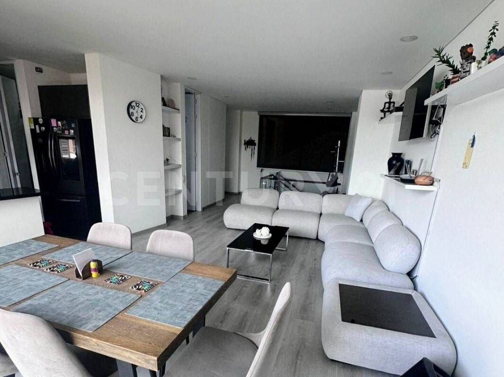 Apartamento de 3 alcobas en venta en San Patricio, Bogotá, 137 m² · foto 2 de 16