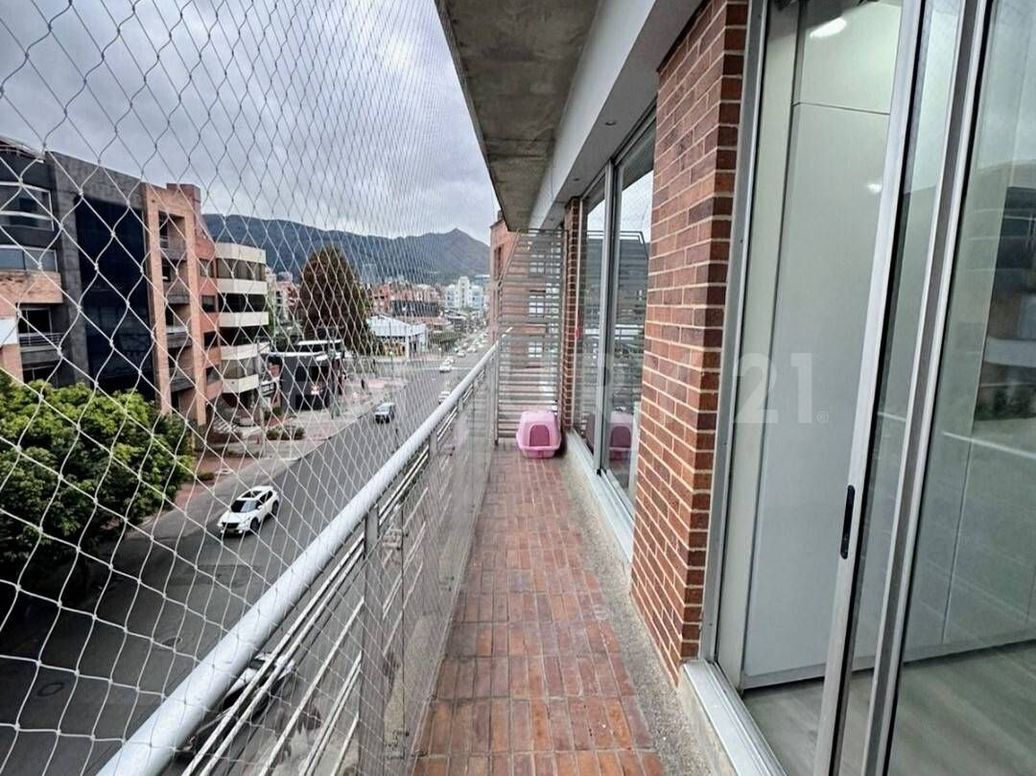 Apartamento de 3 alcobas en venta en San Patricio, Bogotá, 137 m² · foto 4 de 16