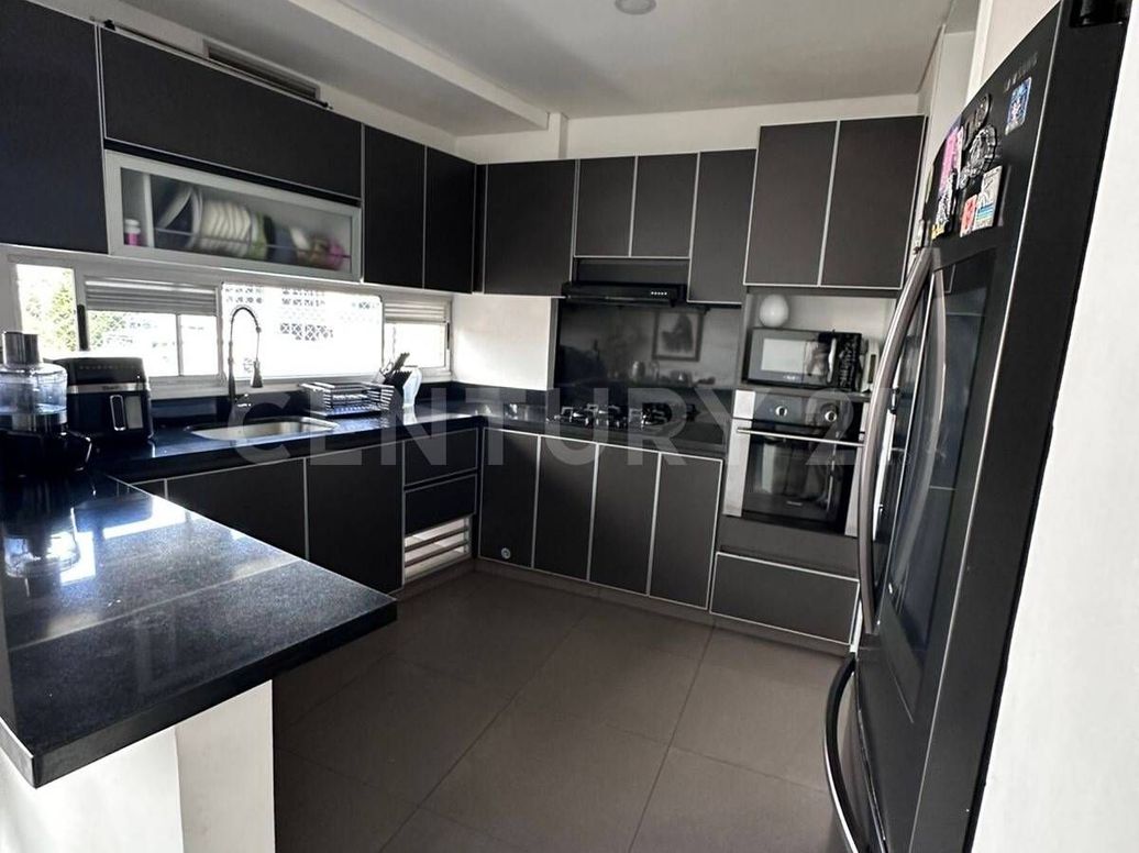 Apartamento de 3 alcobas en venta en San Patricio, Bogotá, 137 m² · foto 6 de 16