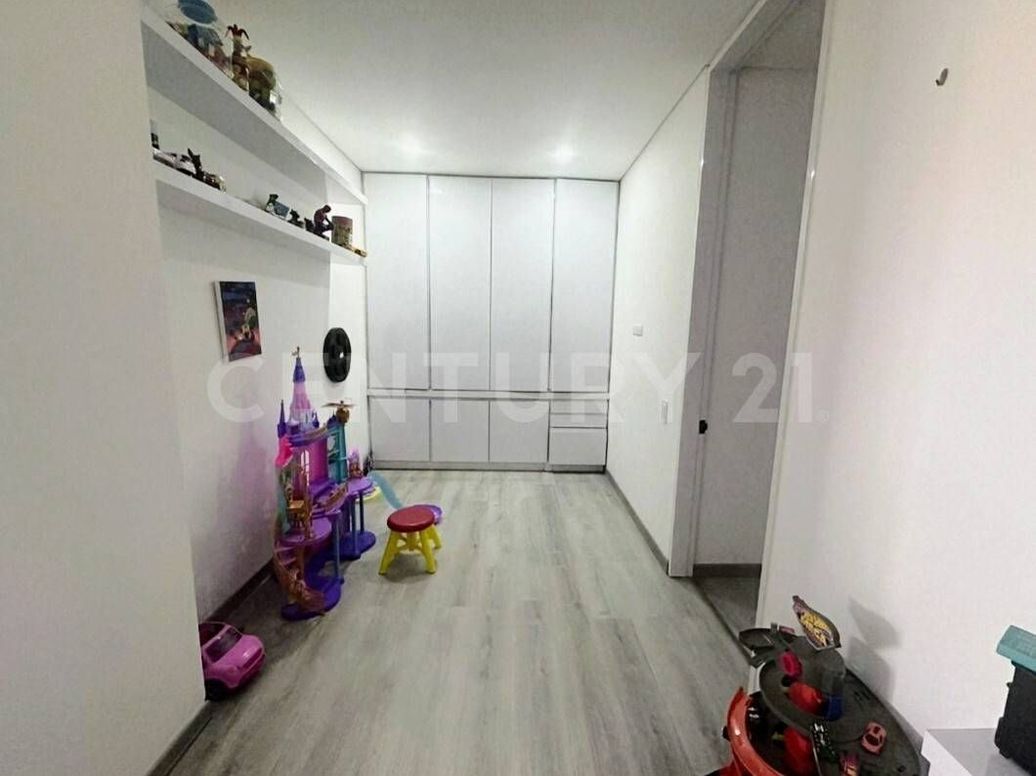 Apartamento de 3 alcobas en venta en San Patricio, Bogotá, 137 m² · foto 9 de 16
