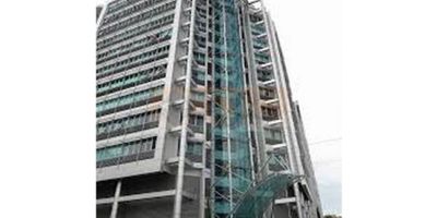 ARRIENDO OFICINA ANTIGUO CAMPESTRE:

Amplia oficina en un edificio moderno, cerca a todo el movimiento comercial de la ciudad.

Consta de: salón amplio, 1 baño con todos los accesorios, ventanales exteriores, aíre acondicionado central, pisos en porcelanato, lámparas. PARQUEADERO CUBIERTO EN SÓTANO.

El edificio cuenta con excelente control de seguridad, celaduría 24h, 3 ascensores, parqueadero para visitantes, sala de juntas, auditorio múltiple, baños sociales.

 
