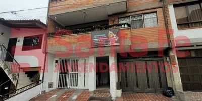 INMUEBLE SUJETO A VERIFICACION DE DISPONIBILIDAD
ESTUFA A GAS, ALACENAS, EXTRACTOR, BAÑOS CABINADOS EN ACRILICO Y LAVAMANOS + ESPEJOS, 1 PATIO CUBIERTO Y OTRO PATIO DESCUBIERTO.