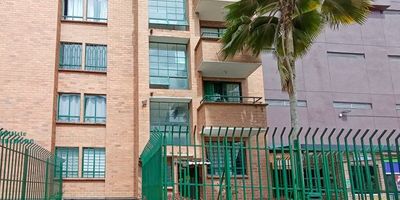 Agradable Aparta estudio ubicado en el sector de Belén los Alpes, en la calle 29A, piso 3, tiene un área de 40  metros aproximadamente. El inmueble se compone de 1 alcoba, sala, 1 closet, 1 baño cabinado, cocina integral con red de gas y piso en cerámica.
Los datos de los inmuebles promocionados en la página web están sujetos a cambio y verificación de disponibilidad.