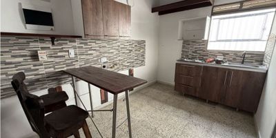 Se arrienda apartaestudio en Simon bolivar con SERVICIOS PUBLICOS INCLUIDOS, cuenta con posibilidad de un espacio para parquear moto o carro.2do piso con habitacion independiente.