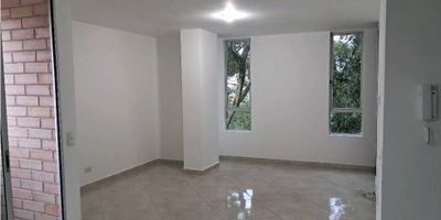 Apartamento sector Belen La Palma, duplex, excelente ubicación. Amplio y cómodo, cuenta con cuatro alcobas , tres baños, cocina integral red de gas, dos balcones , cuenta con buenos acabados, buena iluminación,  el edificio,  cuenta con ascensor. Parqueadero. Puerta de seguridad. A media cuadra del metro plus, buen transporte público. Escuelas ,colegios, universidades, supermercados, restaurantes, bancos .  PARQUEADERO 603
