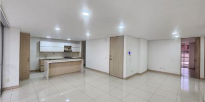 Apartamento ubicado en el sector de Laureles, cerca de centros comerciales, supermercados, parques, restaurantes y estacion de gasolina. Piso en porcelanato, puerta de seguridad,sala, comedor, 3 habitaciones, 3 baños, cocina integral, estufa de gas, zona de ropas y un parqueadero. Vigilancia las 12 horas, circuito cerrado de tv,citofonia y salon social.
