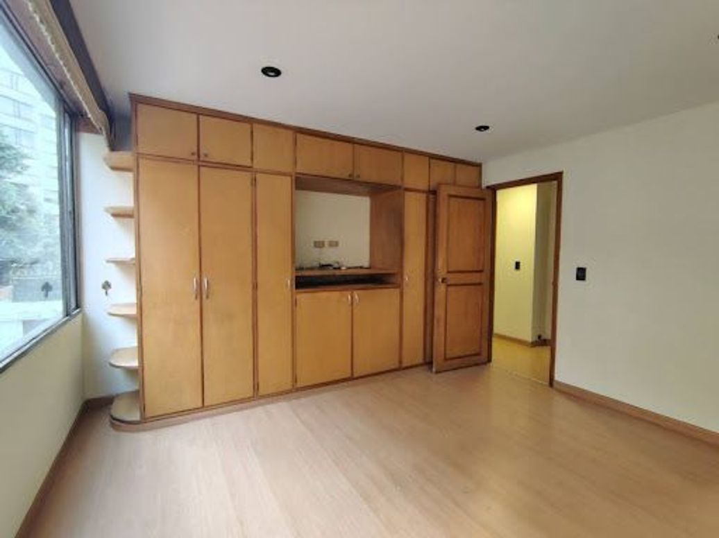 Apartamento de 3 alcobas en venta en Santa Barbara Central, Bogotá, 92 m² · foto 15 de 20