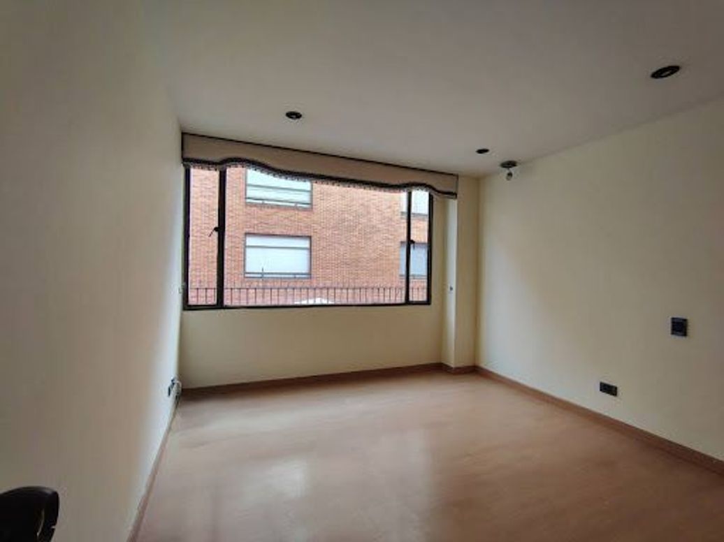 Apartamento de 3 alcobas en venta en Santa Barbara Central, Bogotá, 92 m² · foto 9 de 20