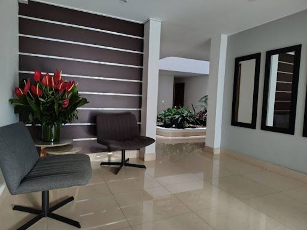 Apartamento de 3 alcobas en venta en Santa Barbara Central, Bogotá, 92 m² · foto 19 de 20